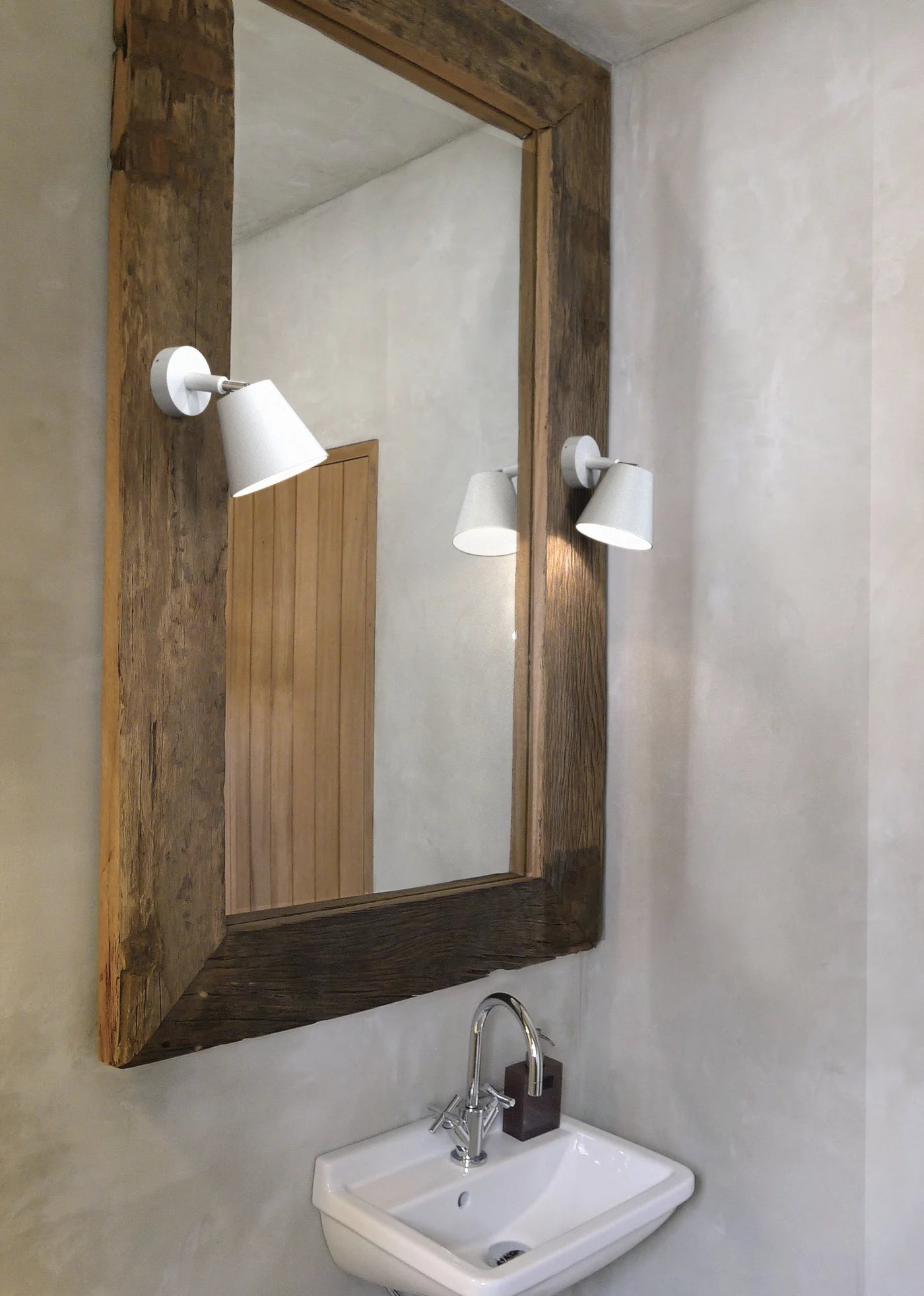 residentail lighting, pendant lights, table lamp, floor lamp, bulbs, Mr Ralph, Lighting plus, Lighting direct, the lighting outlet, ECC, vintage industries, Boudi, Eden Lighitng, designer lights, interior lights, outdoor lights, wall lamp, wall sconce, wall light, Early Settler, bathroom lights, LED lighting, LED lights