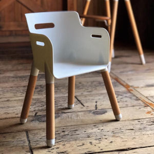 Evo highchair, adjustable wooden high chair, highchair 5 point harness, Evo cushion, height adjustable chair, toddler chair, highchair bar height, wood legs kids chair, Mocka, nordic style chair, scandi highchair safety standards highchair, wooden highchair new zealand.